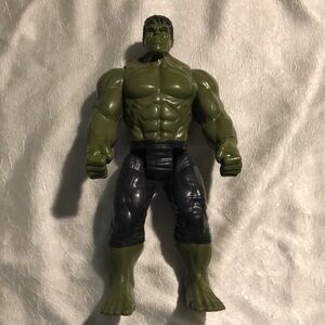 Marvel Infinity War Hulk figurine from the Titan Heroes Series